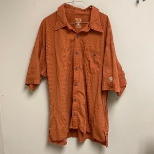 Mountain Hardware shirt